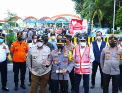 Tinjau Arus Balik di Bakauheni , Kapolri Minta Masyarakat Manfaatkan WFH dan Libur Sekolah