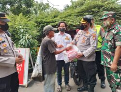 Polsek Kembangan Jakarta Barat Beri 100 Paket Sembako