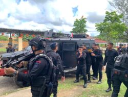 Personel Satbrimob Polda Kalbar Latihan Pengamanan VVIP