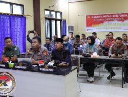 Kapolres Kapuas Hulu Bersama Forkopimda Ikuti Vicon Rakor Lintas Sektoral Kesiapan Menghadapi Idul Fitri 1444 H