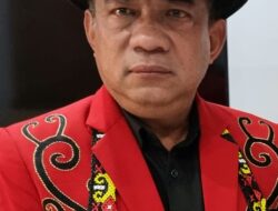 Viral Kematian Bripda Ignatius Dwi Frisco Sirage Anggota Densus 88 Asal Melawi: Ketua DAD Kab Melawi Drs. Kluisen Siap Kawal Kasus Sampai Tuntas