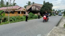 Personel Polsek Sei Kepayang Gatur Lantas, Antisipasi Kemacetan Pagi Hari