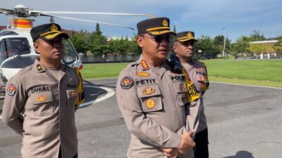 Pastikan Pelaksanaan OMB Kapuas 2023-2024 Berjalan Lancar, PJU Polda Kalbar Melakukan Monitoring Menggunakan Helikopter Ke Kabupaten Sanggau Dan Landak