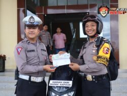 Kapolri Berikan Aprisiasi dan Hadiah Sepeda Motor Kepada Bripda Novandro, atas Aksi Heroit di Jalan Raya Kubu Raya, Kalbar
