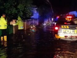 Respon Cepat Tim Gabungan TNI-Polri dan BPBD Probolinggo Tangani Banjir di Tiga Desa Kecamatan Dringu