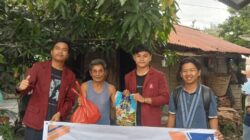 Tebarkan Kepedulian,  Aliansi Mahasiswa Kabupaten Melawi Berikan Bansos
