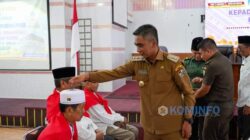 Pelepasan Calon Jemaah Haji Wakil Bupati Karo Lakukan Tradisi Njujung Beras Piher