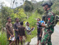 Satgas Yonif 509 Kostrad Gencar Berpatroli dan sambil berbagi di Kampung Amisiga, Intan Jaya, Papua