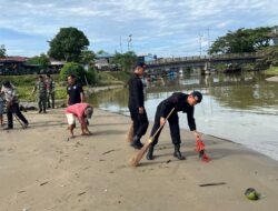 Kompi 4 Yon C Brimobda Sumut BakSos Pembersihan di Kampung Pesisir Kecamatan Ilir