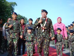 Kapolda Sumut Terima Penghargaan Warga Kehormatan Madya Korps Brimob di Acara Syukuran HUT ke-79 Korps Brimob Polri