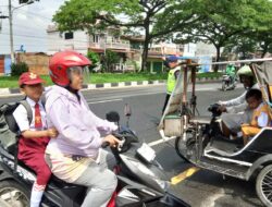 Peduli Keselamatan Anak Sekolah,Brimob Sumut Laksanakan Pengaturan Lalin